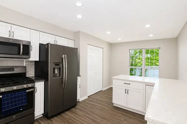 622 Grosse Pointe CIR, Vernon Hills, IL 60061