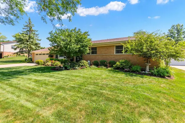 532 MERLIN DR, Schaumburg, IL 60193