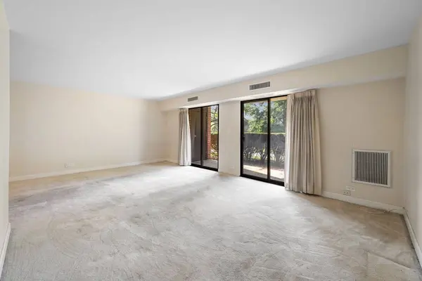 1605 E Central RD #106A, Arlington Heights, IL 60005