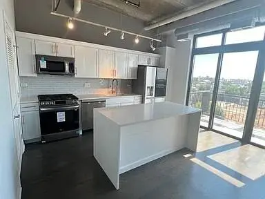 833 W 15th PL #814, Chicago, IL 60608