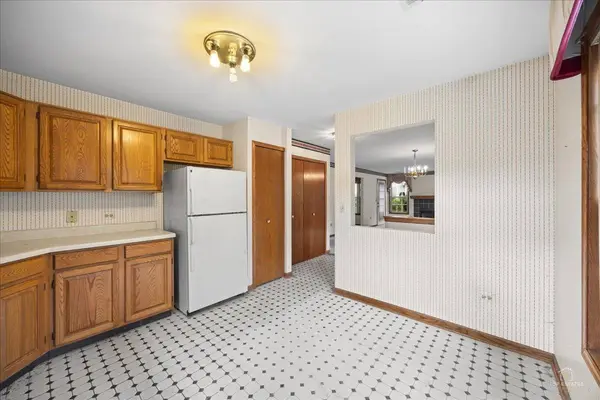 200 Westminster CT #C, Schaumburg, IL 60193