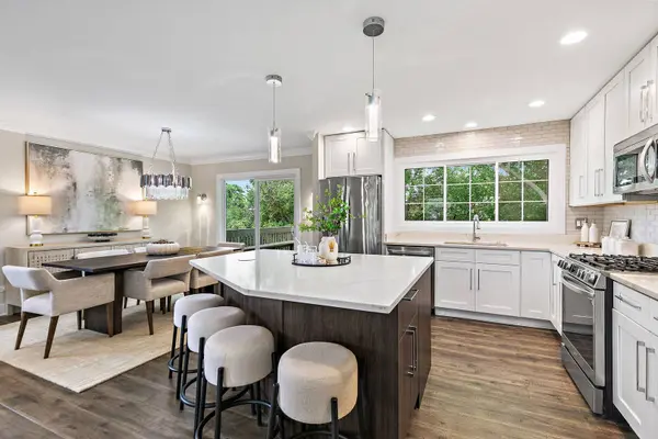 770 Silver Rock LN, Buffalo Grove, IL 60089
