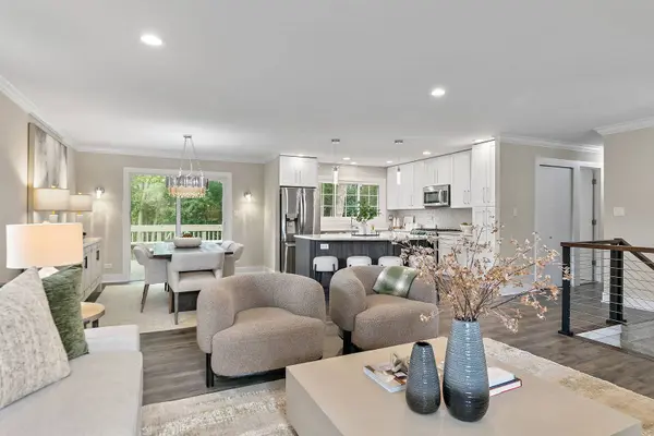 770 Silver Rock LN, Buffalo Grove, IL 60089