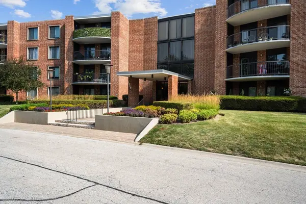 1515 CENTRAL RD #319C, Arlington Heights, IL 60005