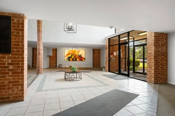 1515 CENTRAL RD #319C, Arlington Heights, IL 60005