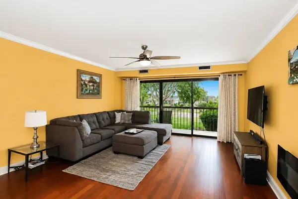 1103 N MILL ST #104, Naperville, IL 60563