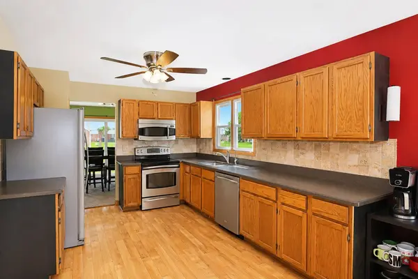 506 Old Country WAY, Wauconda, IL 60084