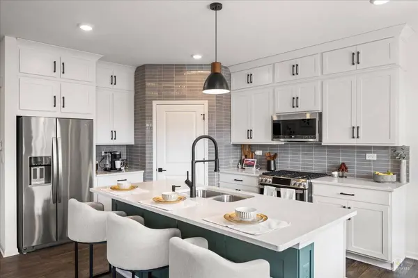1561 Middleton RD, Pingree Grove, IL 60140