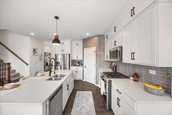 1561 Middleton RD, Pingree Grove, IL 60140
