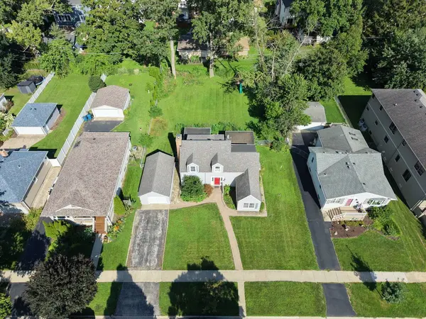 369 N Walnut ST, Elmhurst, IL 60126