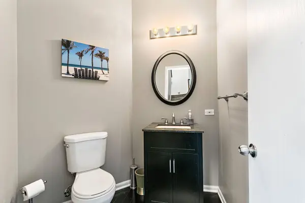 1095 VILLAGE CENTER Pkwy #5, Aurora, IL 60506