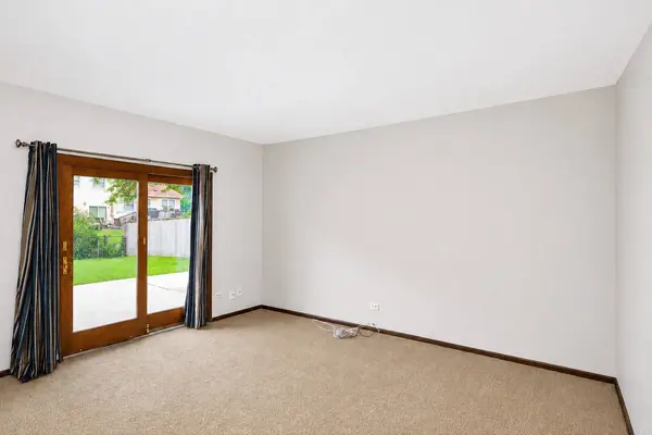 107 S Elroy AVE, Bartlett, IL 60103