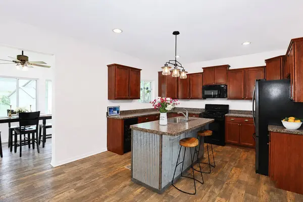 1506 Kempton ST, Joliet, IL 60431