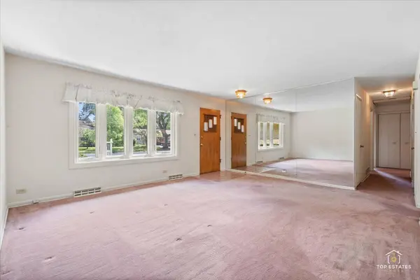 1420 N Hickory AVE, Arlington Heights, IL 60004