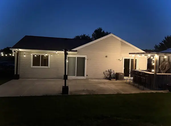 182 Hastings Mill RD, Streamwood, IL 60107