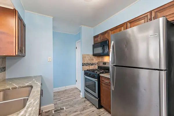 426 Greentree LN, Bolingbrook, IL 60440