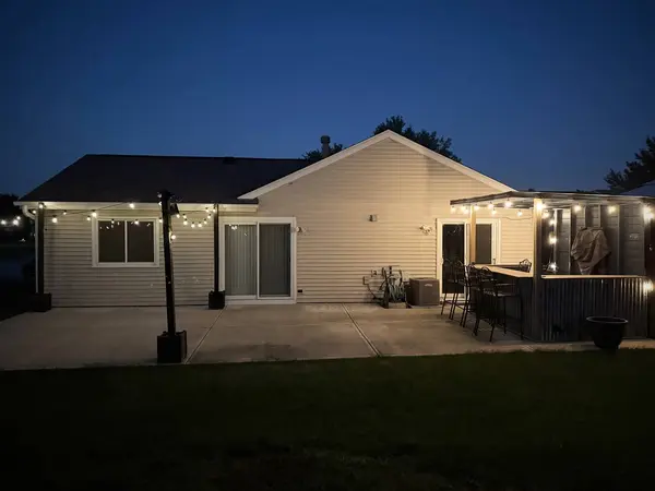 182 Hastings Mill RD, Streamwood, IL 60107