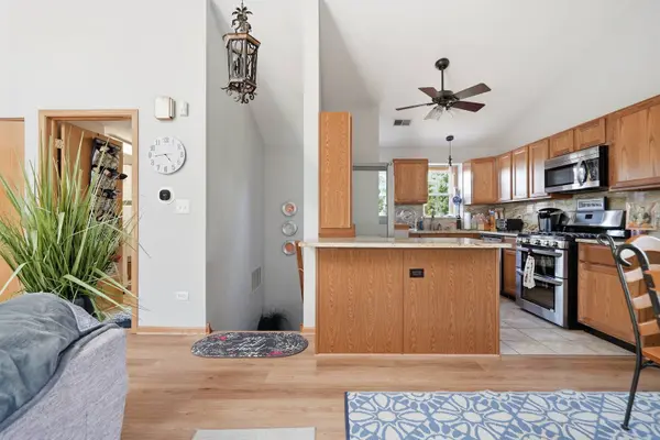 1994 Gary CT #B, Schaumburg, IL 60193