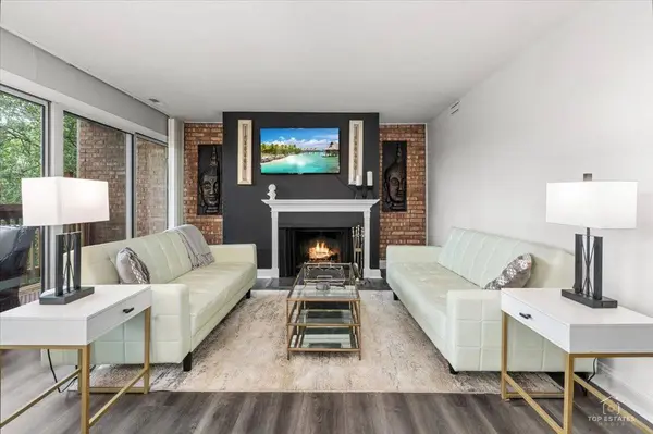5803 Oakwood DR #2D, Lisle, IL 60532