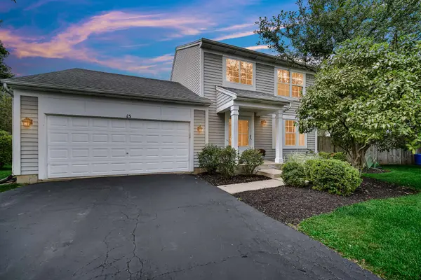 15 Berkshire CT, South Elgin, IL 60177