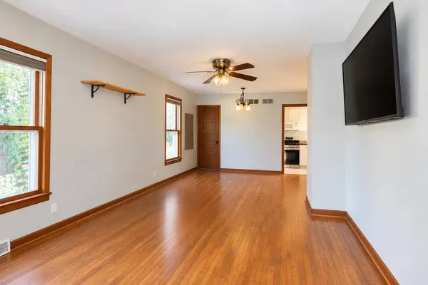 113 S Oakwood AVE, West Chicago, IL 60185