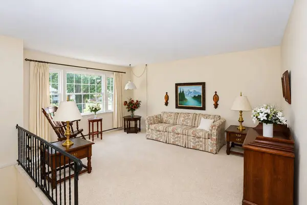 3207 Oriole LN, Rolling Meadows, IL 60008