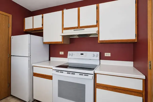 551 Leah LN #3C, Woodstock, IL 60098