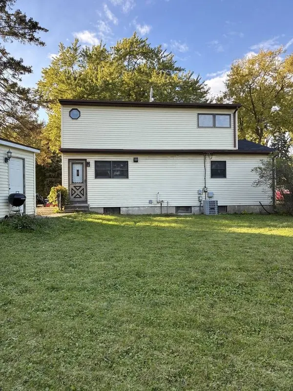 1040 Larkdale ROW, Wauconda, IL 60084