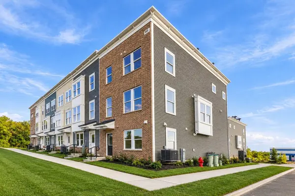 2675 Pratt CT, Hoffman Estates, IL 60192