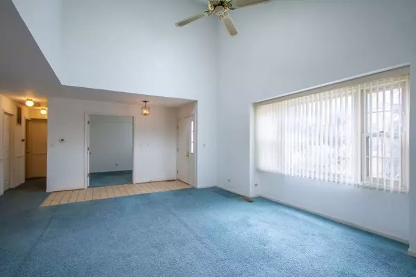 558 Park View TER #558, Buffalo Grove, IL 60089