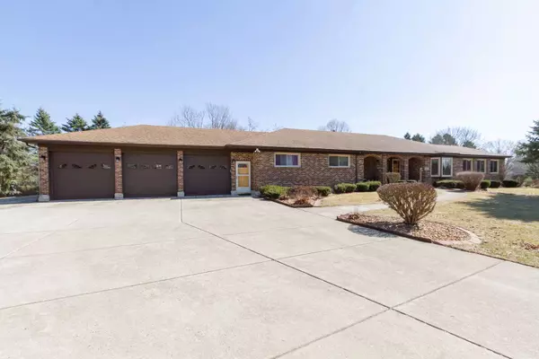 3104 Pendleton CT, St. Charles, IL 60175