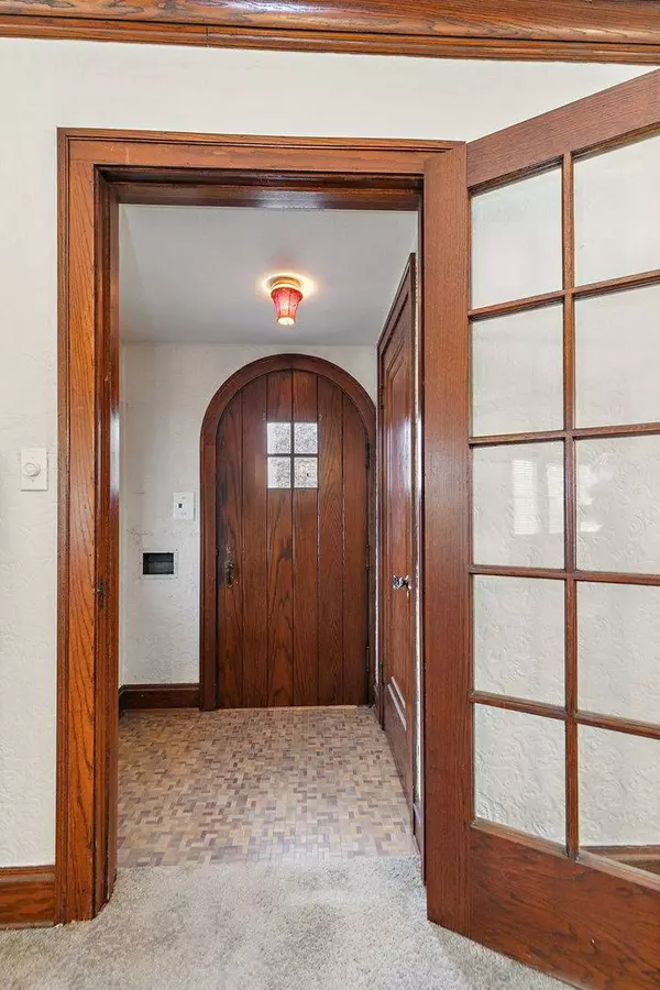 519 Westmoreland AVE, Waukegan, IL 60085