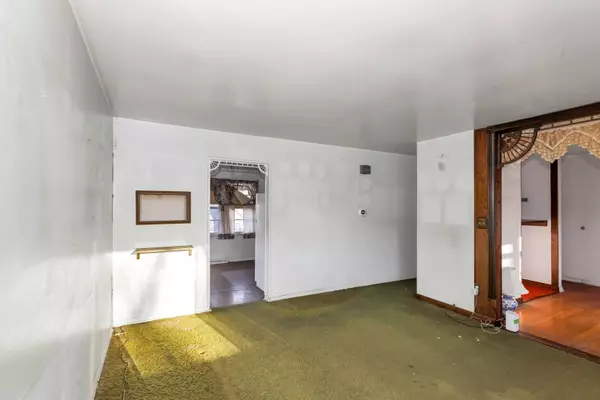 714 S Oltendorf RD, Streamwood, IL 60107