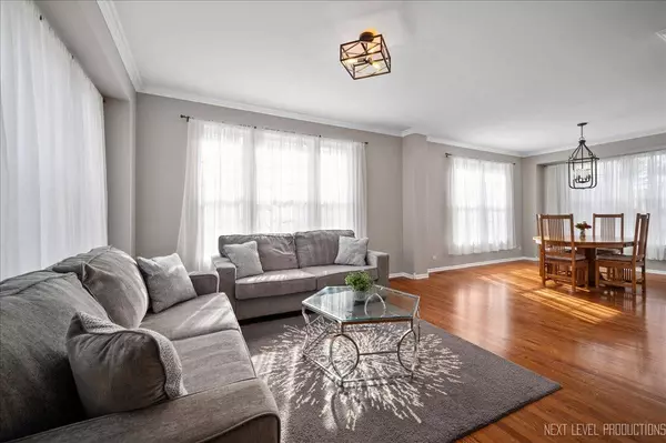 2724 Briargate CT, West Chicago, IL 60185