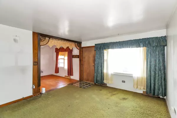 714 S Oltendorf RD, Streamwood, IL 60107