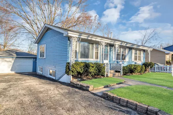 714 S Oltendorf RD, Streamwood, IL 60107