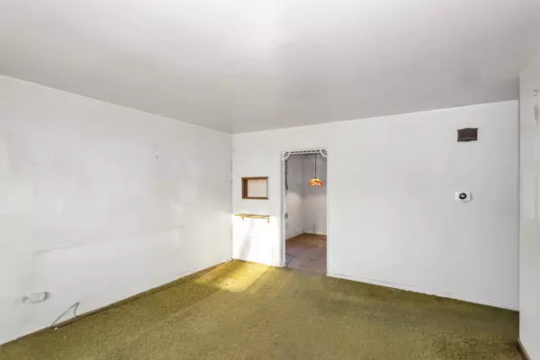 714 S Oltendorf RD, Streamwood, IL 60107