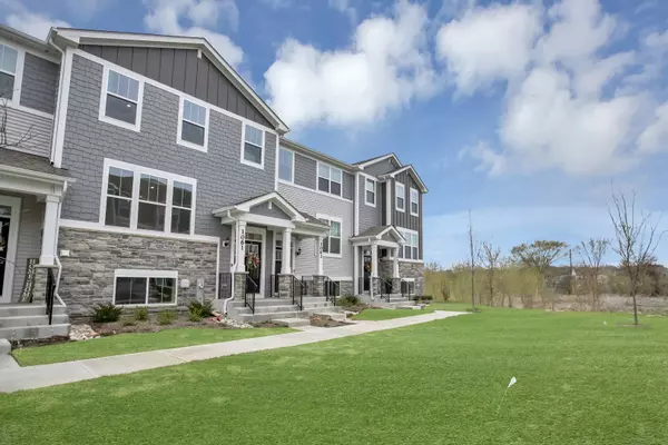 1061 Atterberg RD, South Elgin, IL 60177