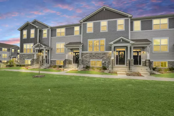 1061 Atterberg RD, South Elgin, IL 60177