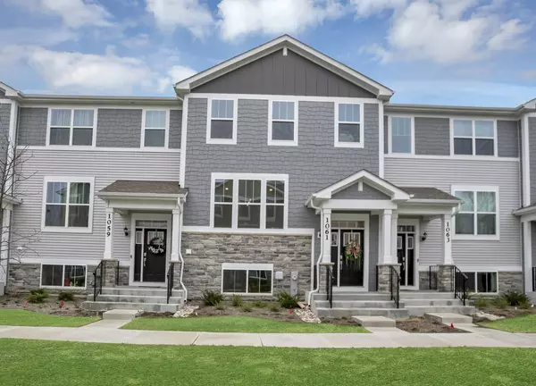 1061 Atterberg RD, South Elgin, IL 60177