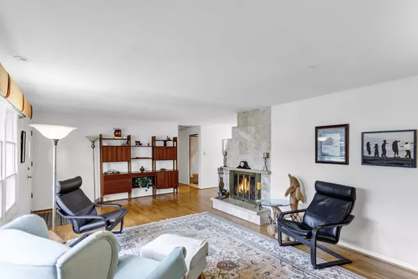 111 Westover CT, Schaumburg, IL 60193