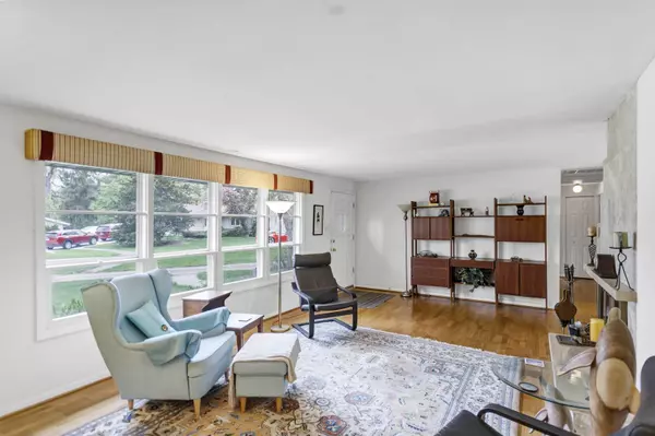 111 Westover CT, Schaumburg, IL 60193