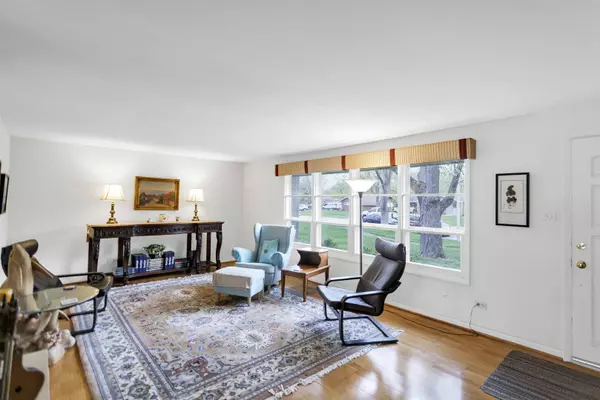 111 Westover CT, Schaumburg, IL 60193