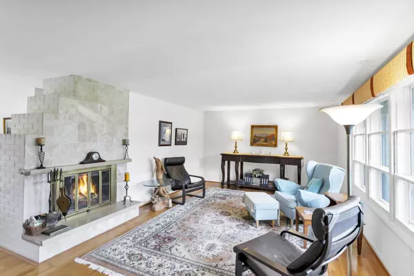 111 Westover CT, Schaumburg, IL 60193