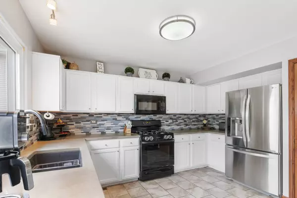 4305 Anthony LN, Plainfield, IL 60586