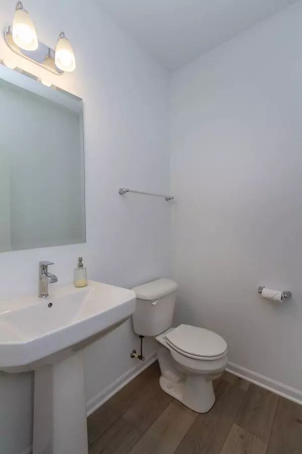 324 Timberleaf CIR, Roselle, IL 60172