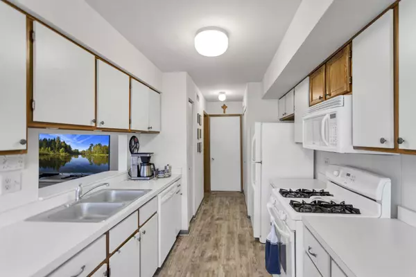 129 Hazelnut DR, Streamwood, IL 60107