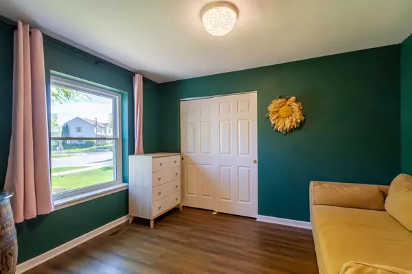 31 JEFFERSON LN, Streamwood, IL 60107