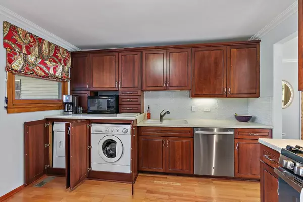 3101 Saint James ST, Rolling Meadows, IL 60008