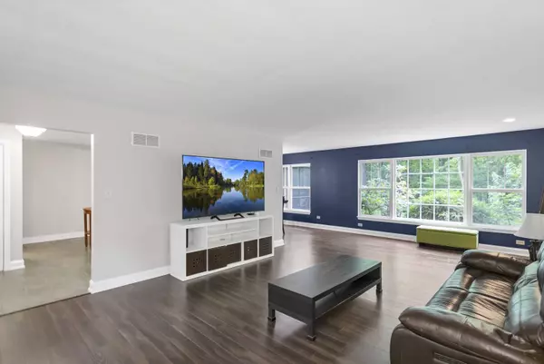 2S579 Partridge RD, Batavia, IL 60510